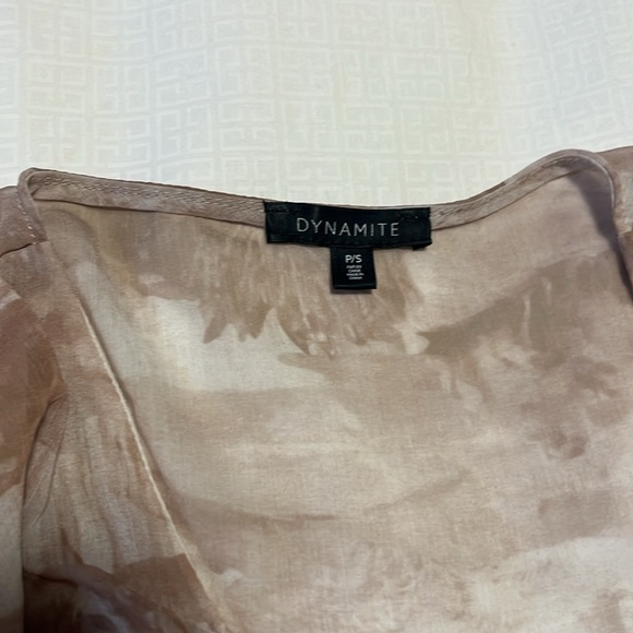 FRONT TIE OPEN GOING OUT TOP - Picture 2 of 3